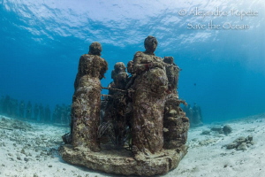 Some sculptures, Musa isla Mujeres by Alejandro Topete 